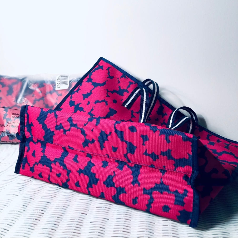 NWT 2 Estee Lauder floral hot pink and navy lined Ex lg washable totes